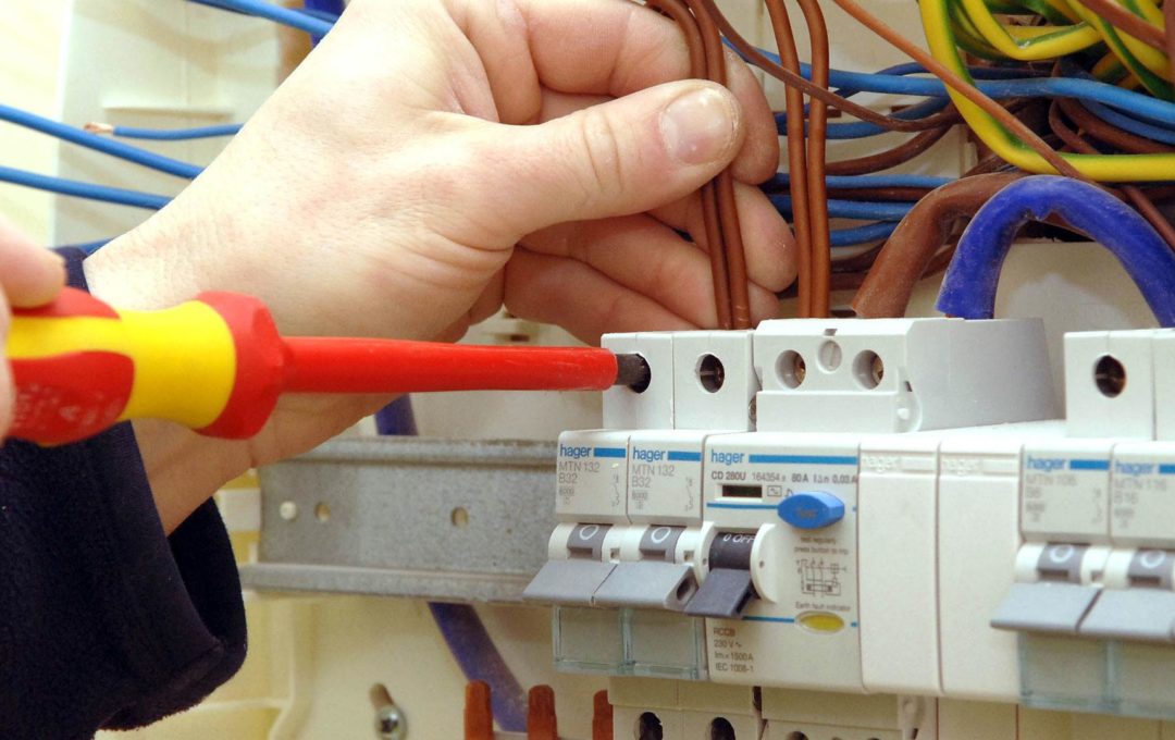 5 Things To Consider When Selecting An Electrician